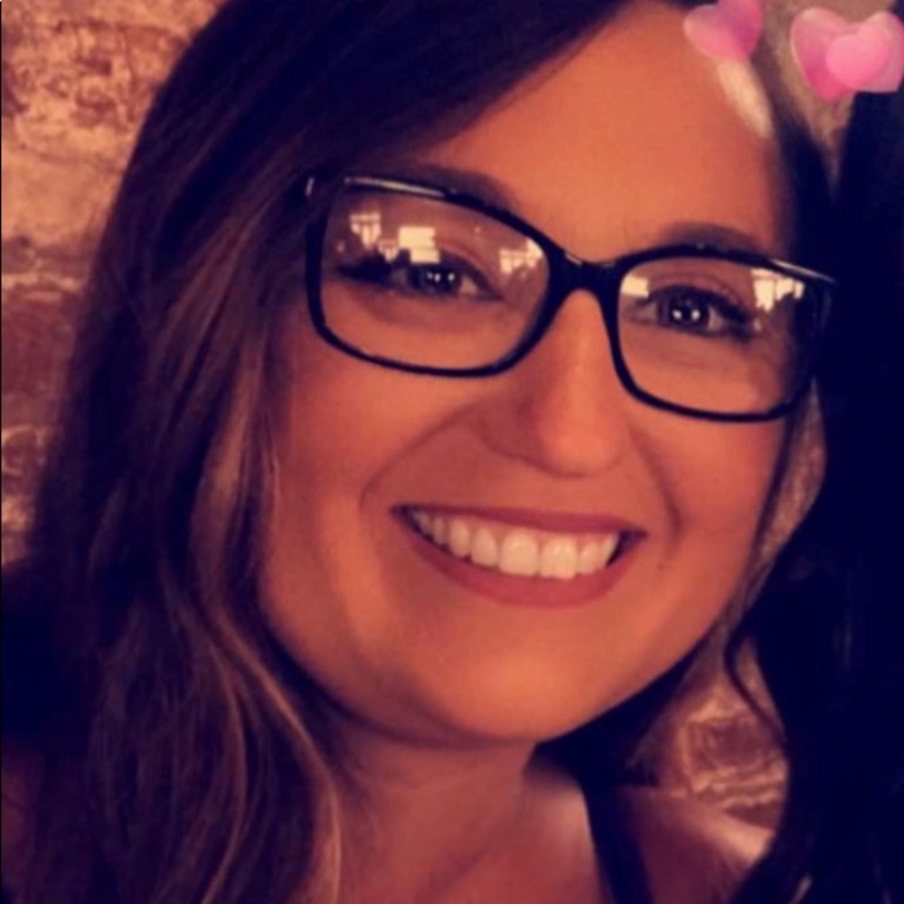Meet your Posher, Laura